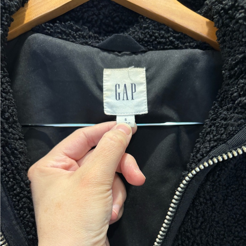 GAP Black Sherpa Zip-Up Hooded Jacket Size S - Picture 4 of 6